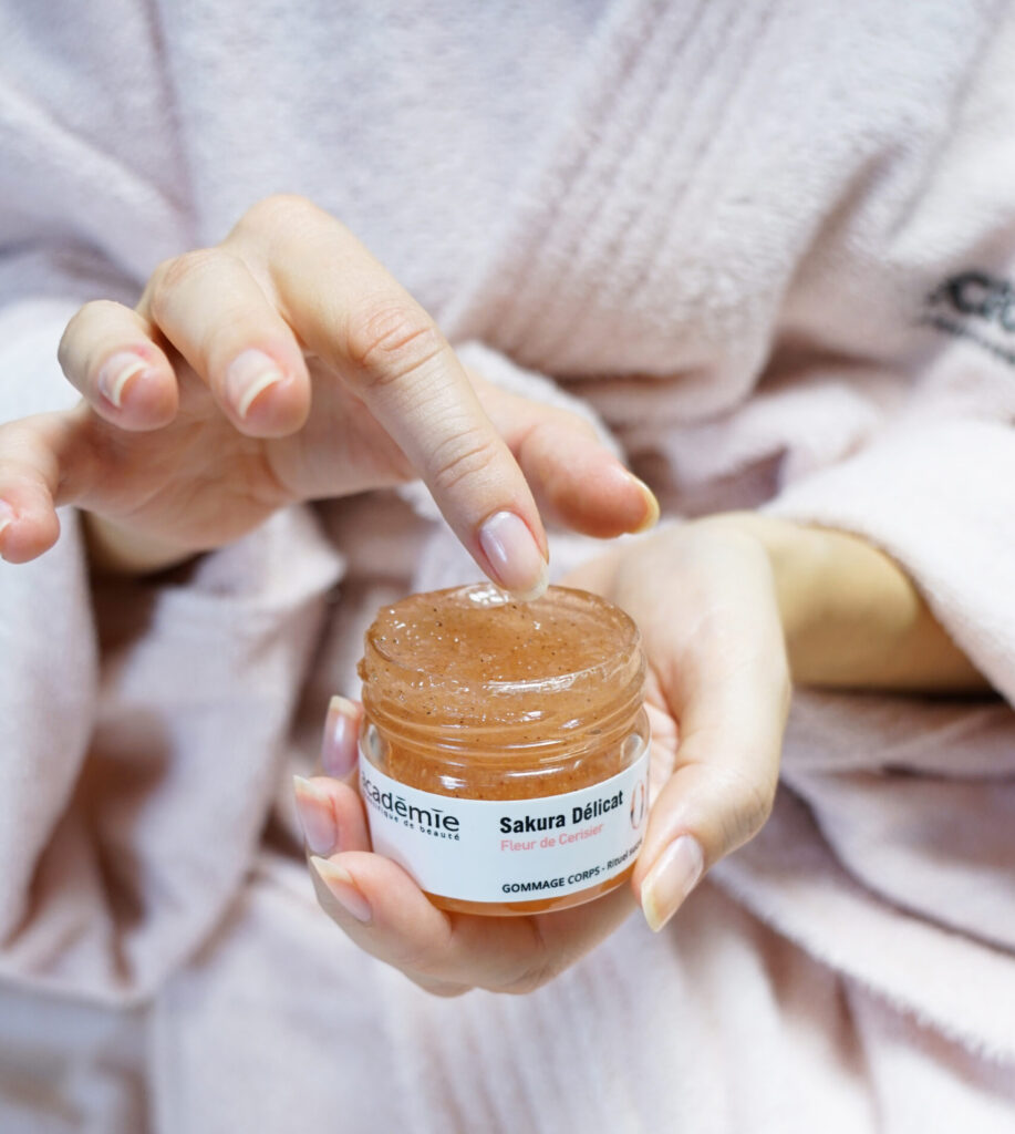 academie, body treatment, sensory treatment, body scrub, massage, aromatherapy, relaxaion